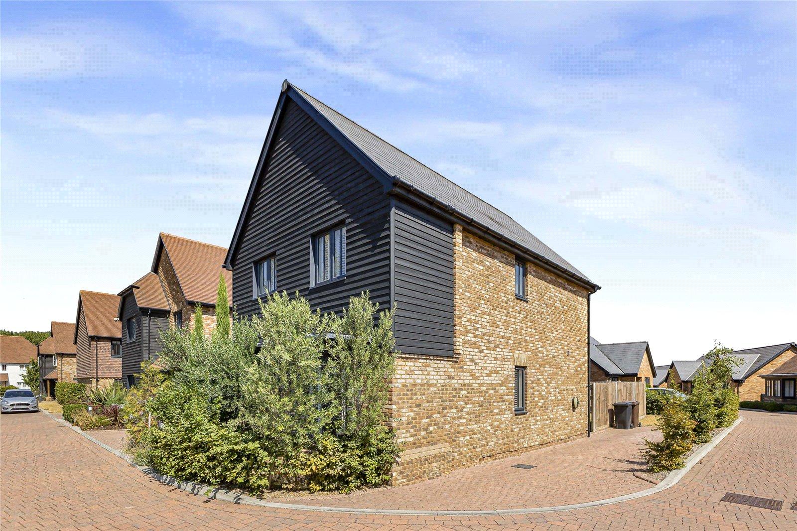 3 bedroom house for sale in Cliffe Woods | Robinson Michael & Jackson