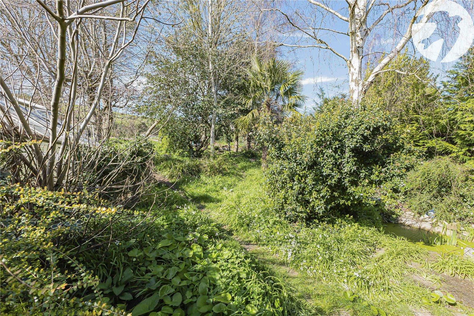3 bedroom bungalow for sale in Cuxton | Robinson Michael & Jackson