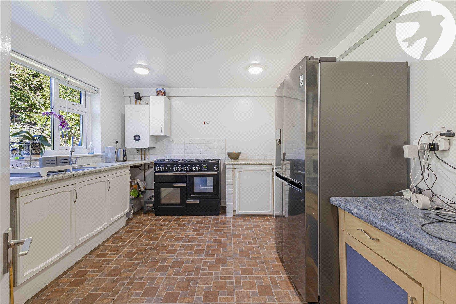 3 bedroom bungalow for sale in Cuxton | Robinson Michael & Jackson
