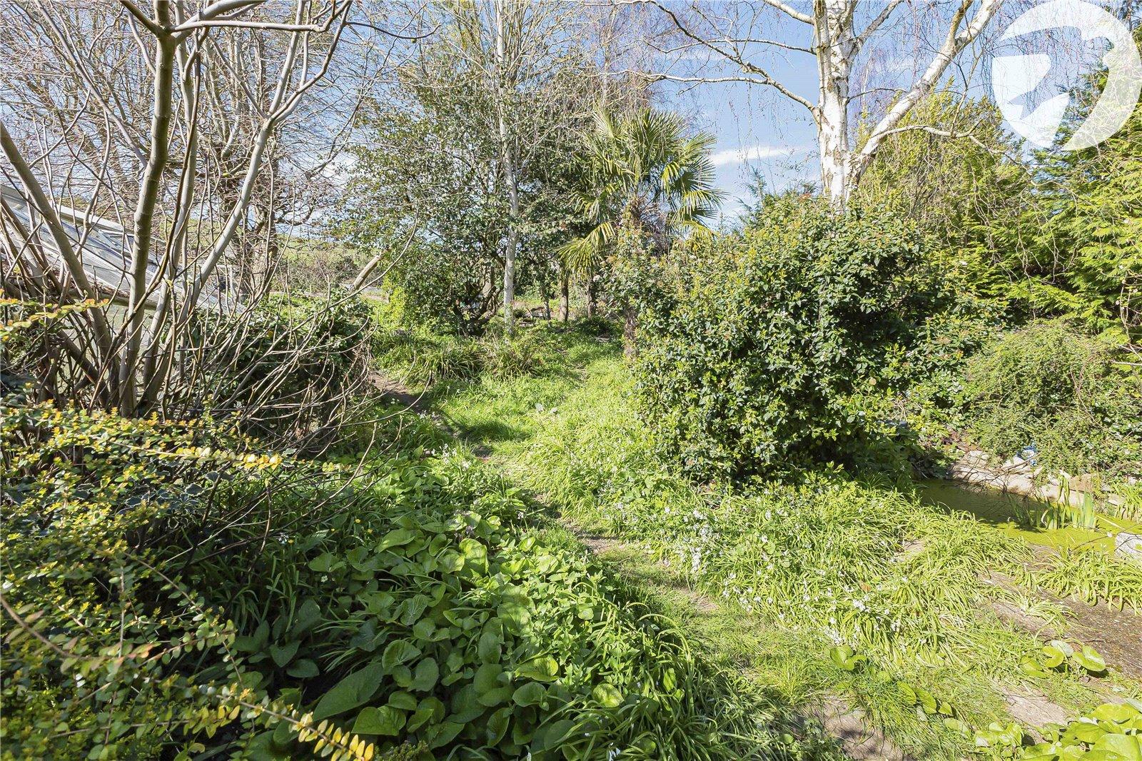 3 bedroom bungalow for sale in Cuxton | Robinson Michael & Jackson