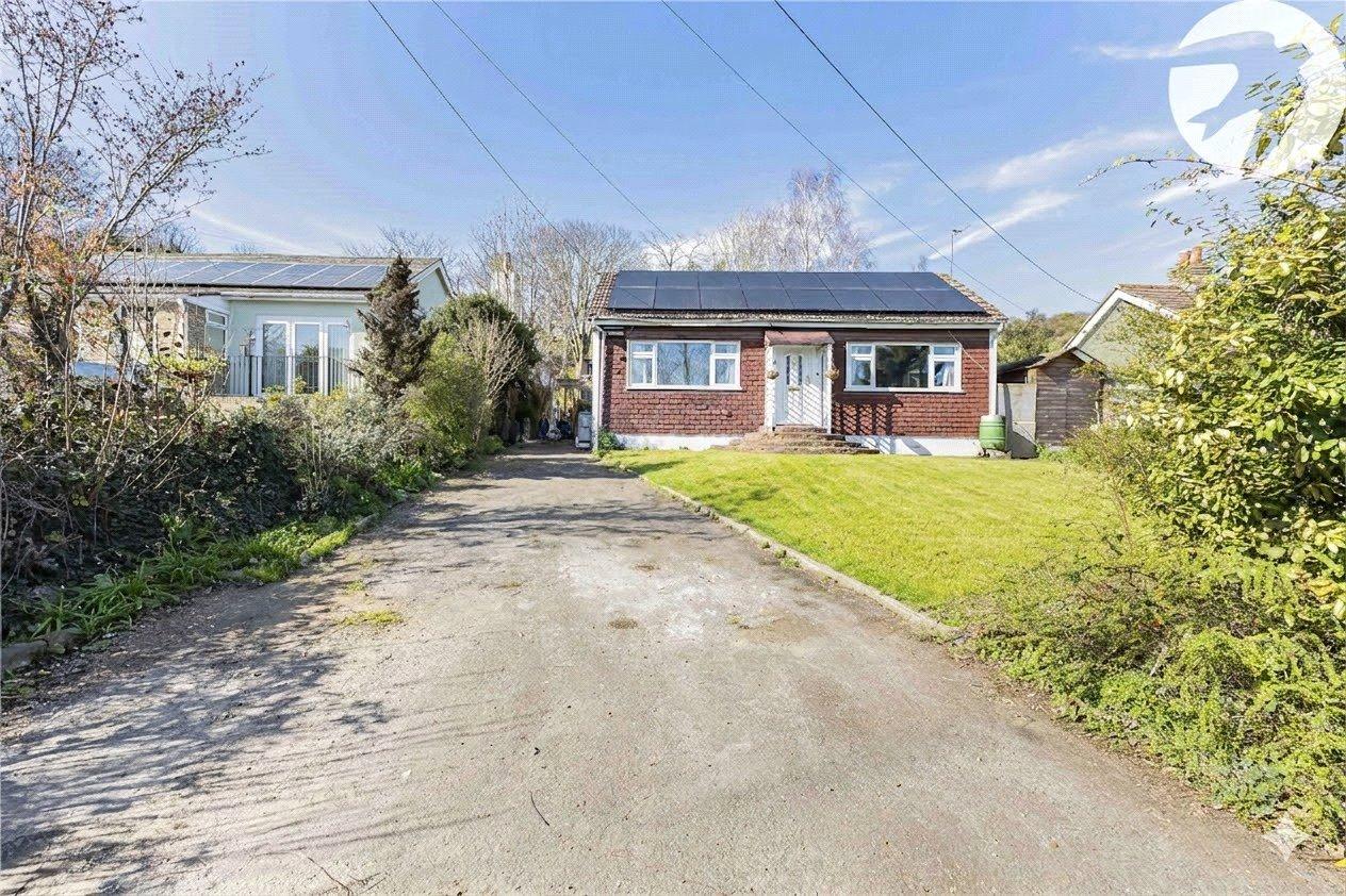 3 bedroom bungalow for sale in Cuxton | Robinson Michael & Jackson