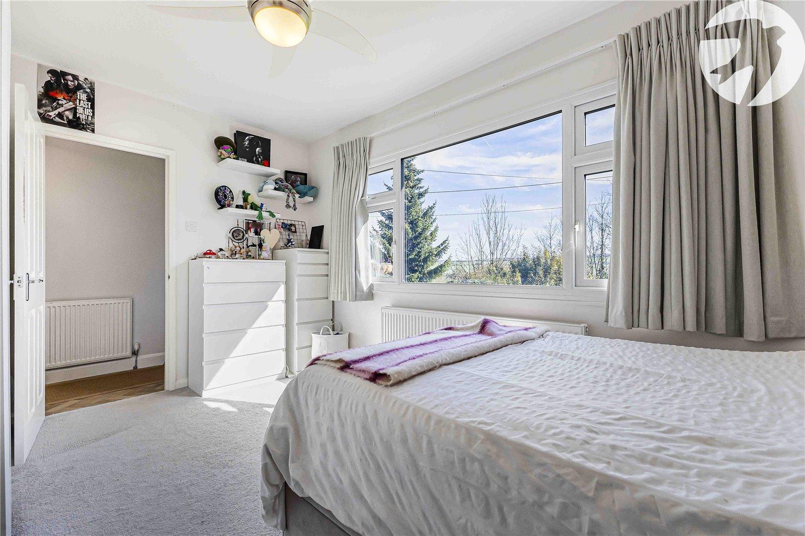 3 bedroom bungalow for sale in Cuxton | Robinson Michael & Jackson