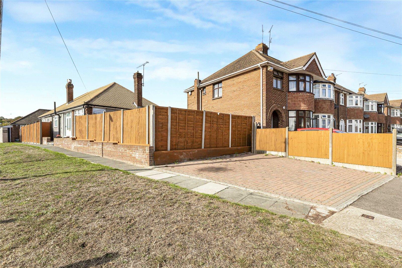 2 bedroom bungalow for sale in Rochester | Robinson Michael & Jackson