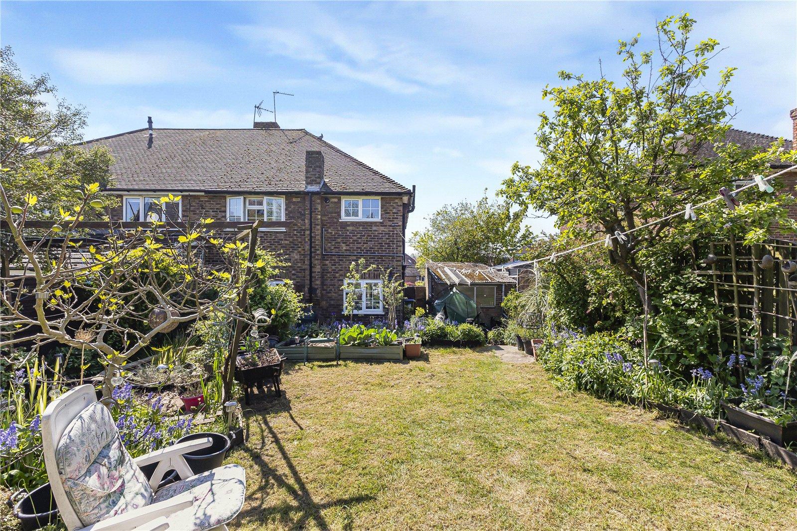 3 bedroom house for sale in Hextable | Robinson Jackson