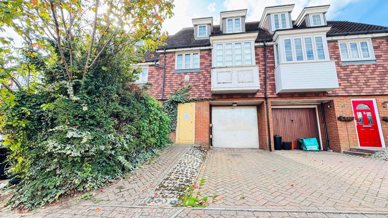 3 bedroom house for sale in Hextable | Robinson Jackson