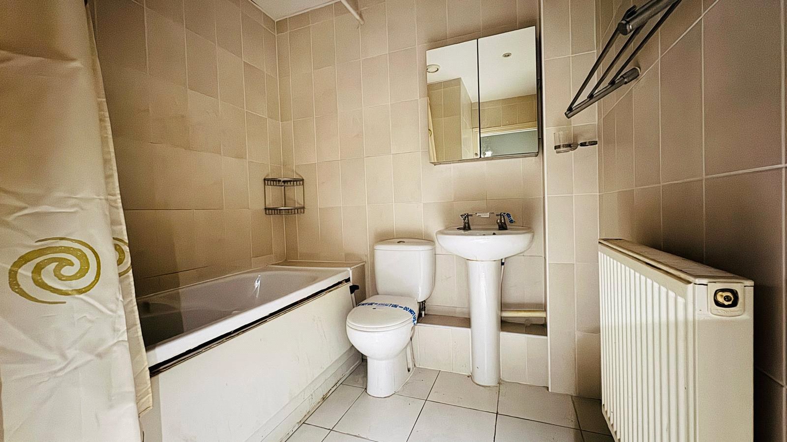 3 bedroom house for sale in Hextable | Robinson Jackson