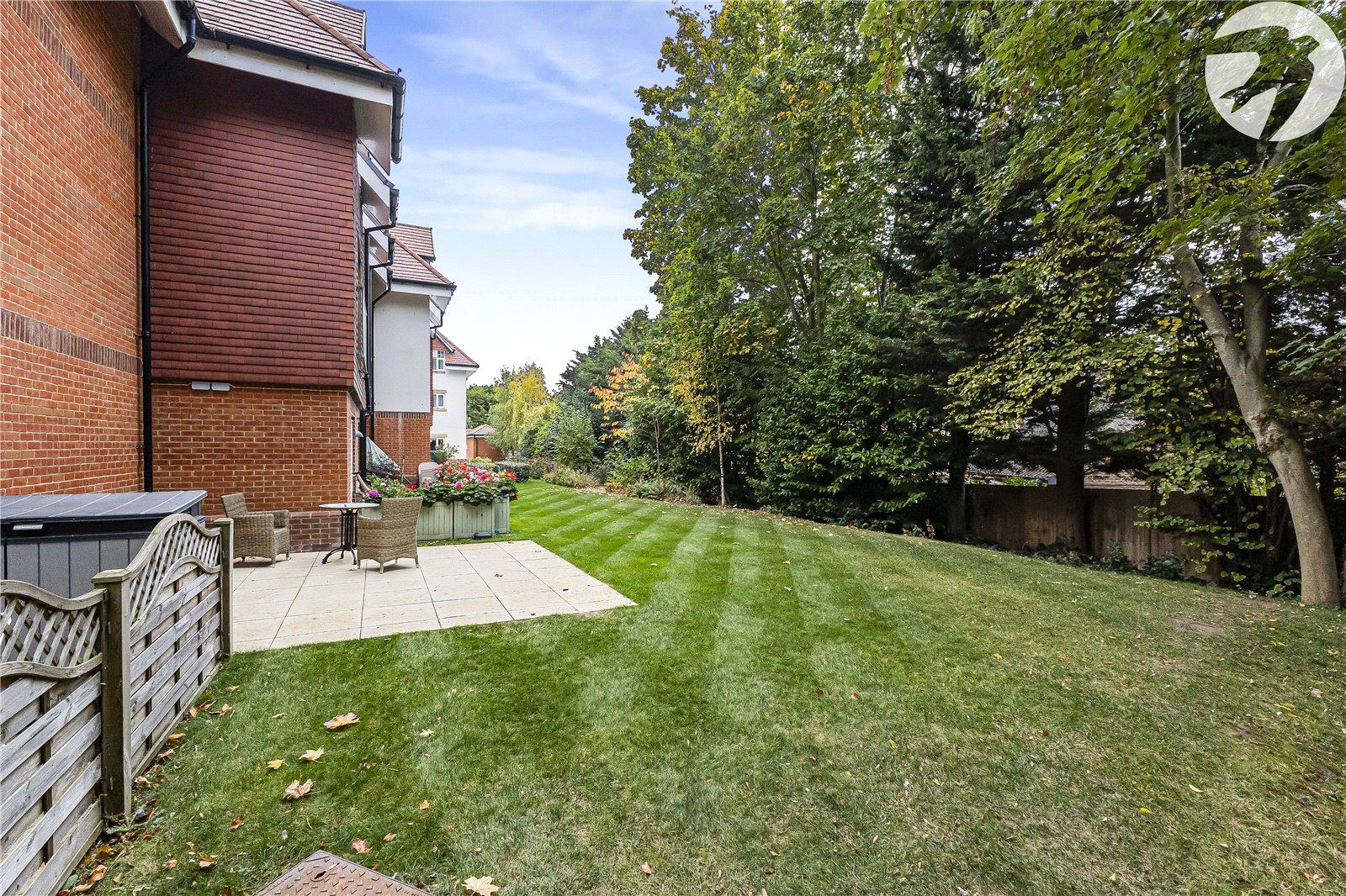2 bedroom property for sale in Hextable | Robinson Jackson