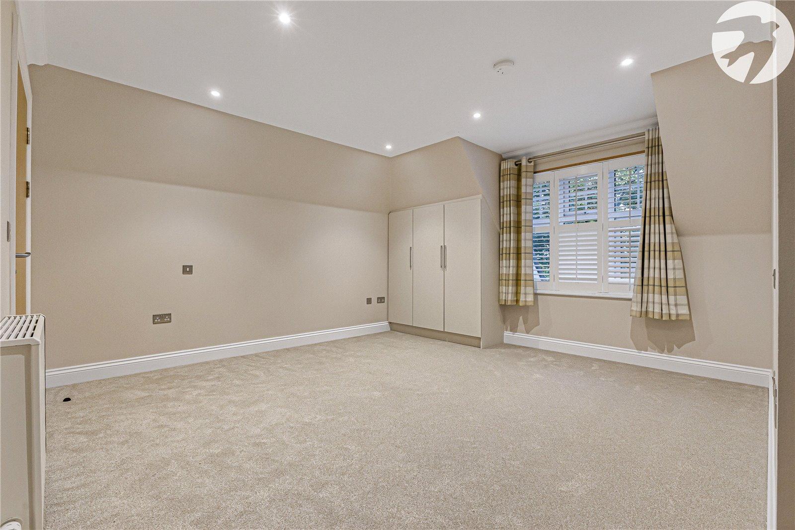 2 bedroom property for sale in Hextable | Robinson Jackson