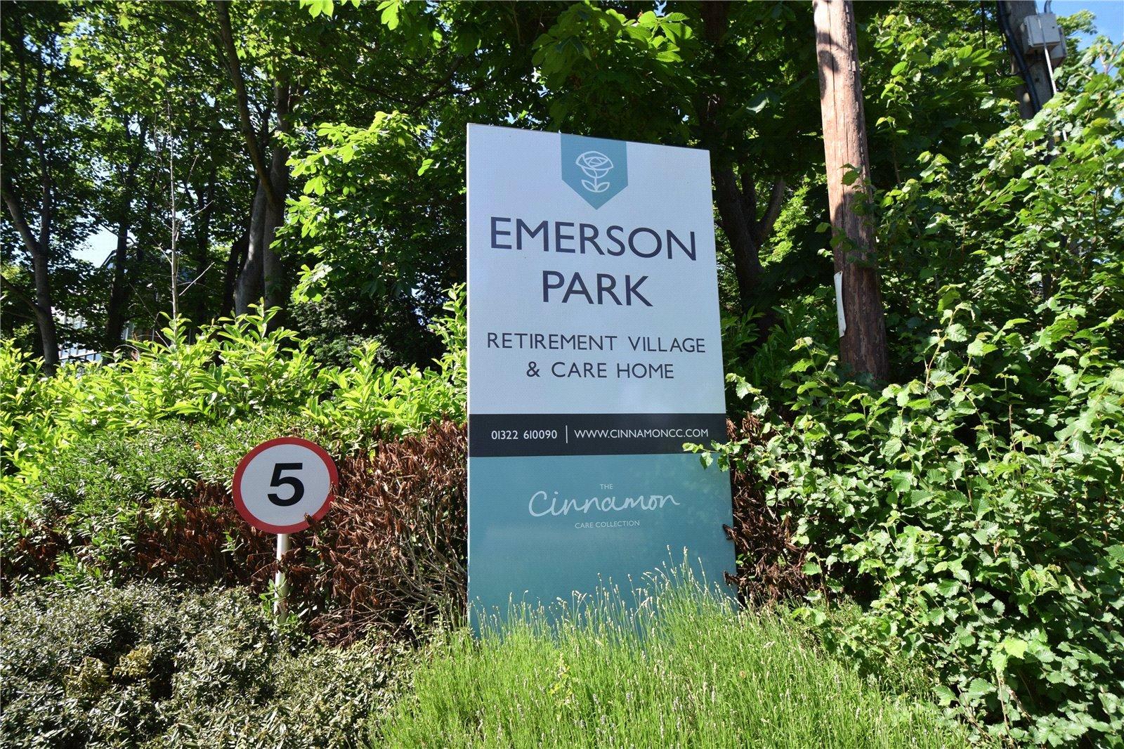 2 bedroom property for sale in Hextable | Robinson Jackson
