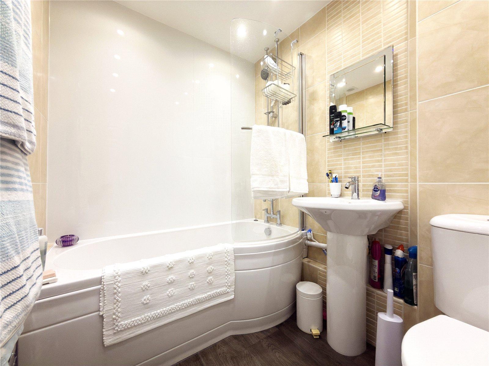 4 bedroom house for sale in Hextable | Robinson Jackson