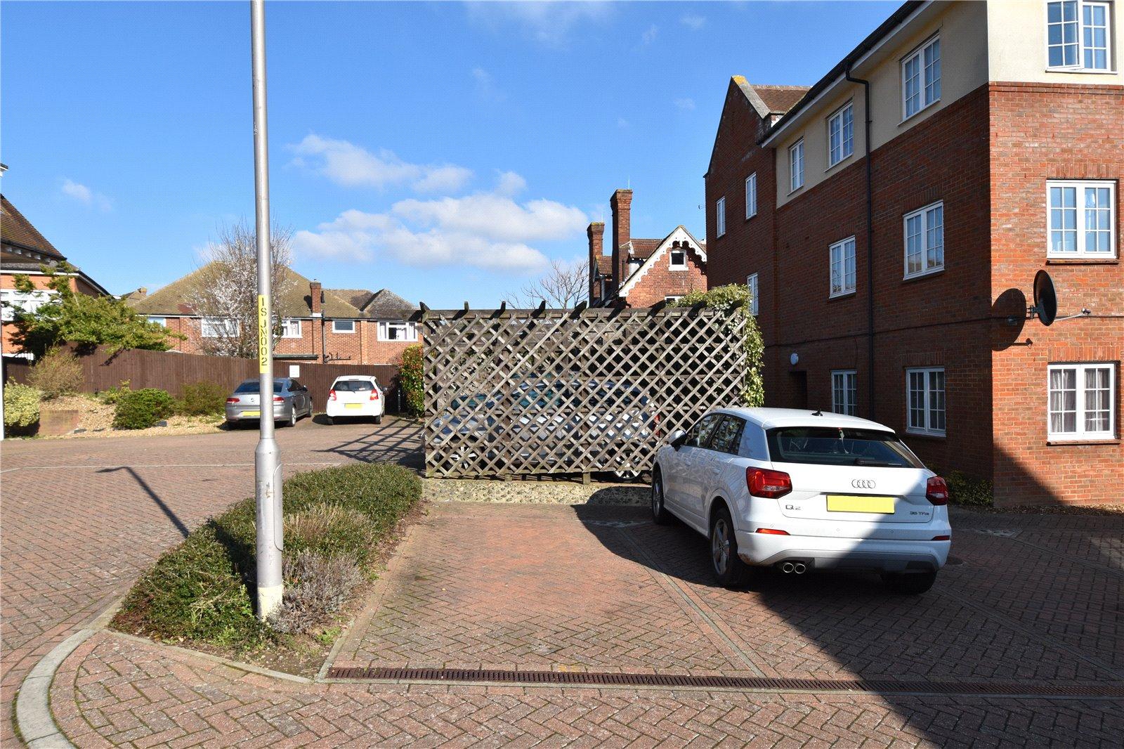 2 bedroom property for sale in Hextable | Robinson Jackson