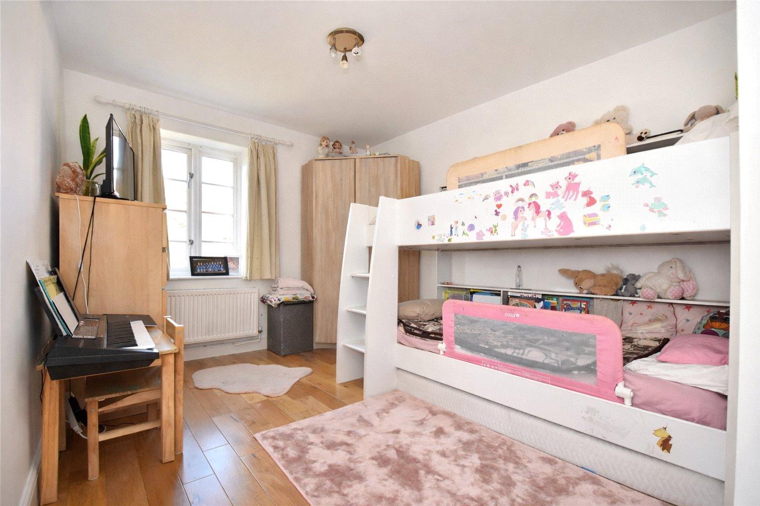 2 bedroom property for sale in Hextable | Robinson Jackson