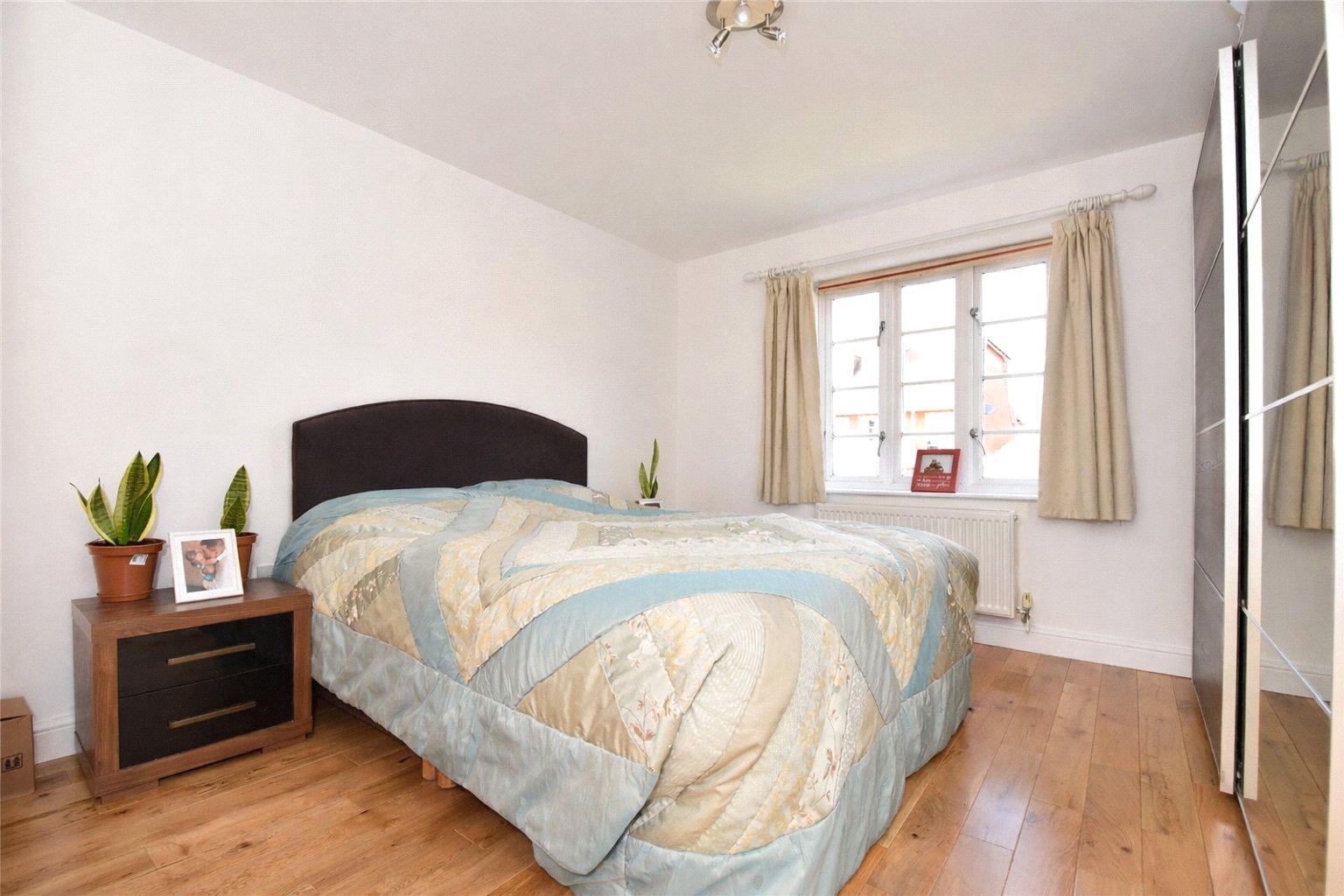 2 bedroom property for sale in Hextable | Robinson Jackson