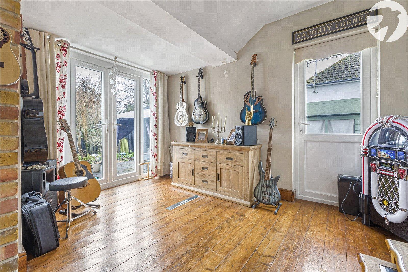 3 bedroom house for sale in Highlands Hill | Robinson Jackson