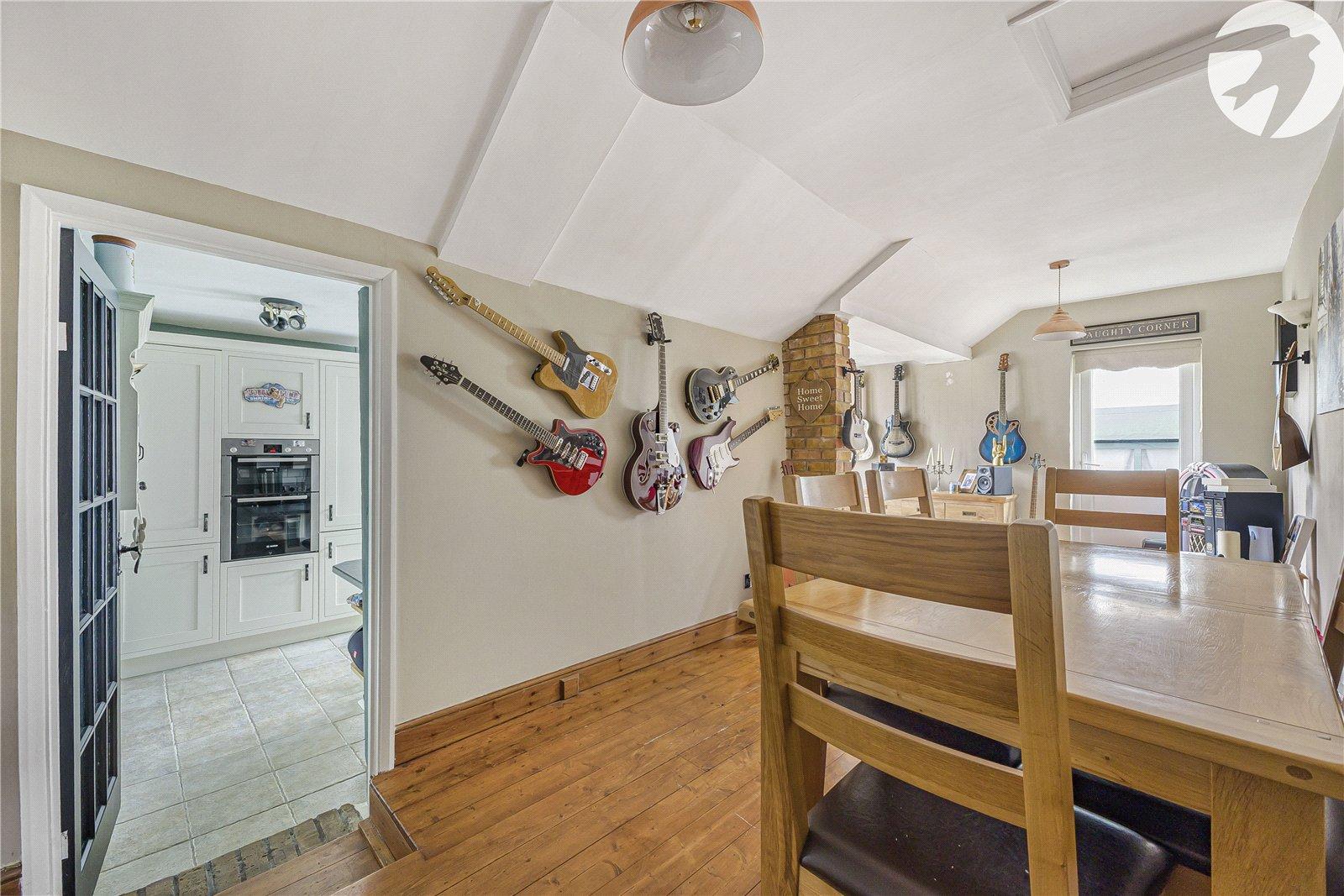 3 bedroom house for sale in Highlands Hill | Robinson Jackson