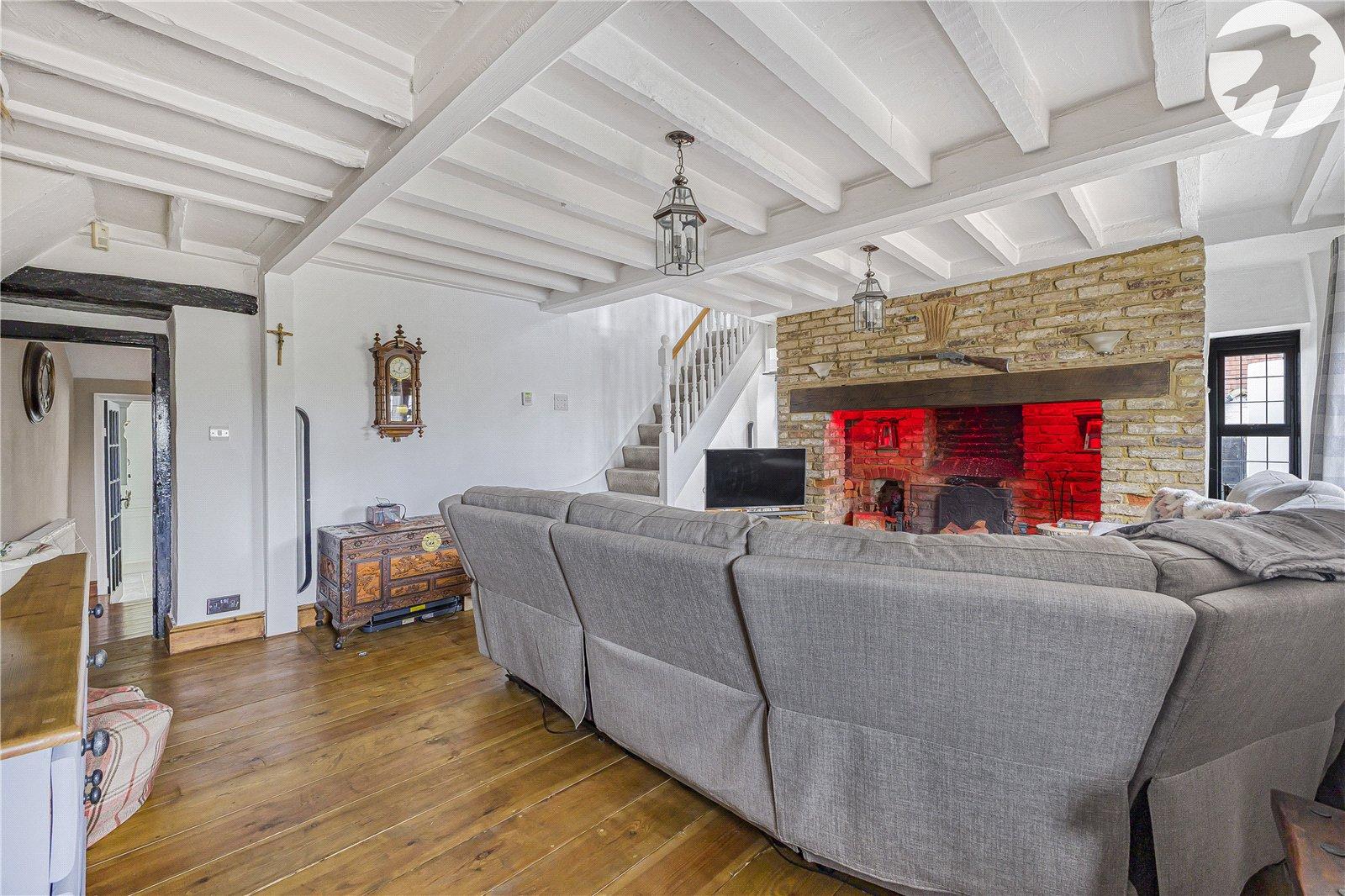 3 bedroom house for sale in Highlands Hill | Robinson Jackson