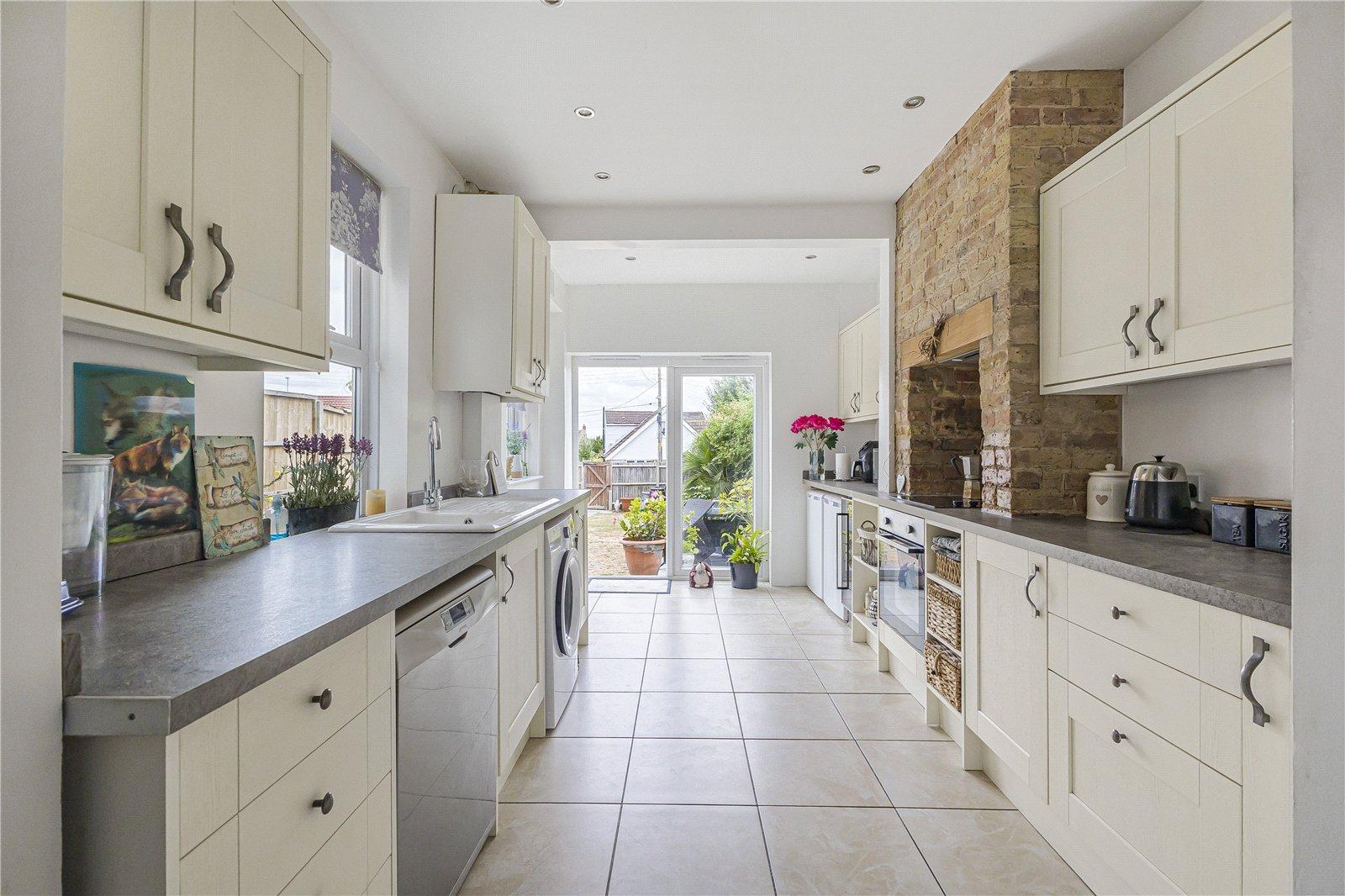 3 bedroom house for sale in Hextable | Robinson Jackson