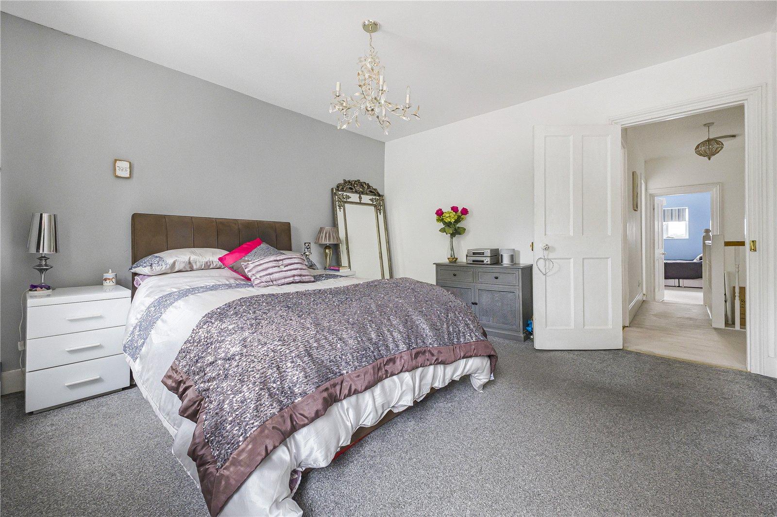 3 bedroom house for sale in Hextable | Robinson Jackson