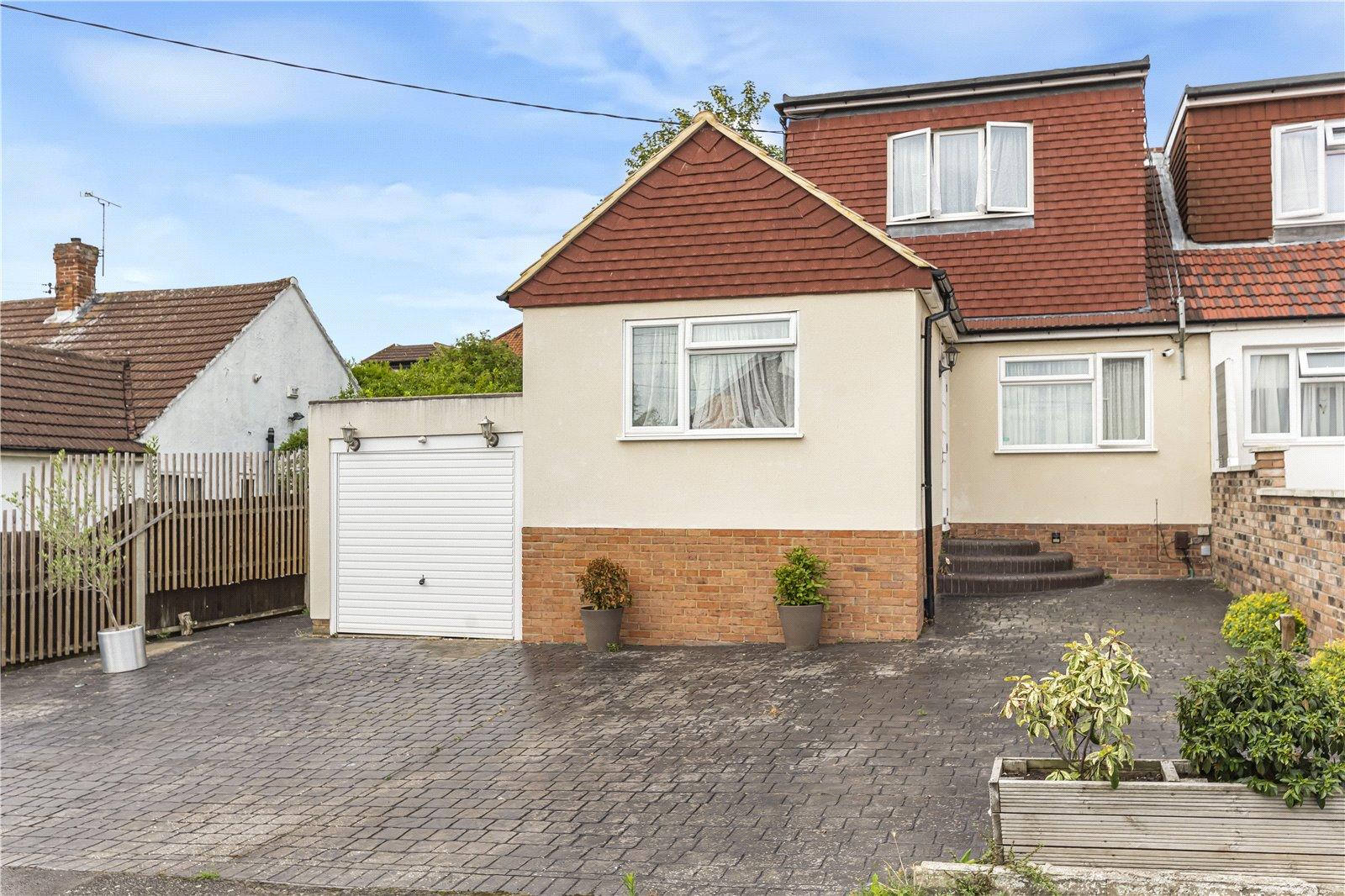 4 bedroom bungalow for sale in Hextable | Robinson Jackson