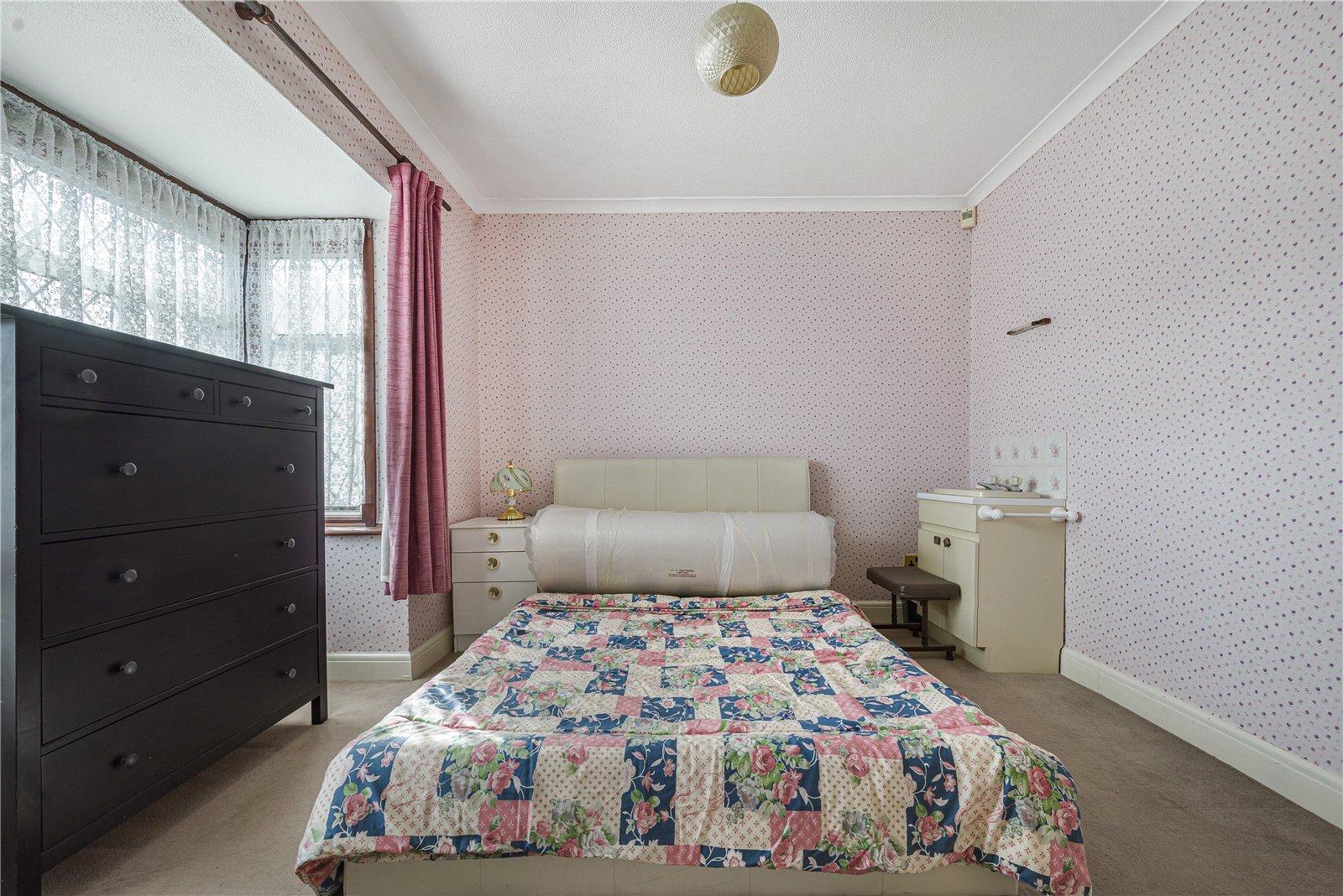 3 bedroom bungalow for sale in Hextable | Robinson Jackson