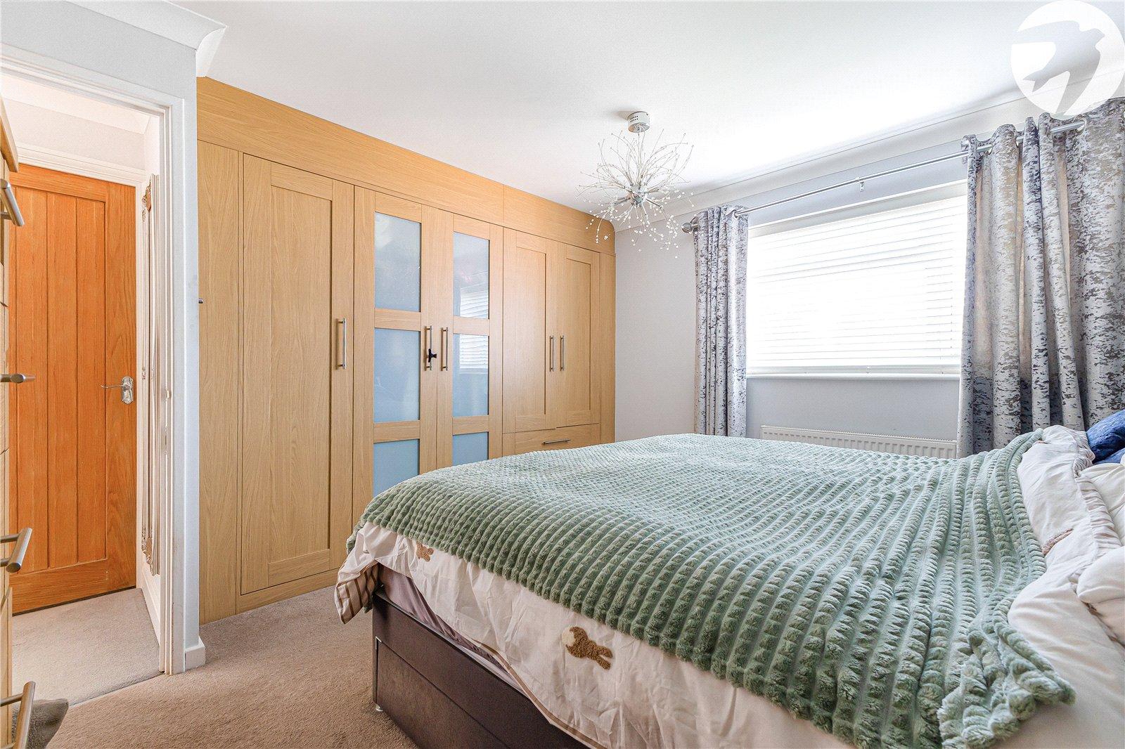 4 bedroom house for sale in Hextable | Robinson Jackson