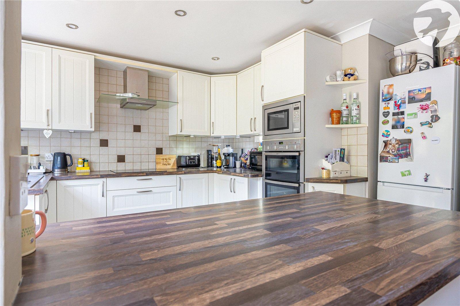 4 bedroom house for sale in Hextable | Robinson Jackson