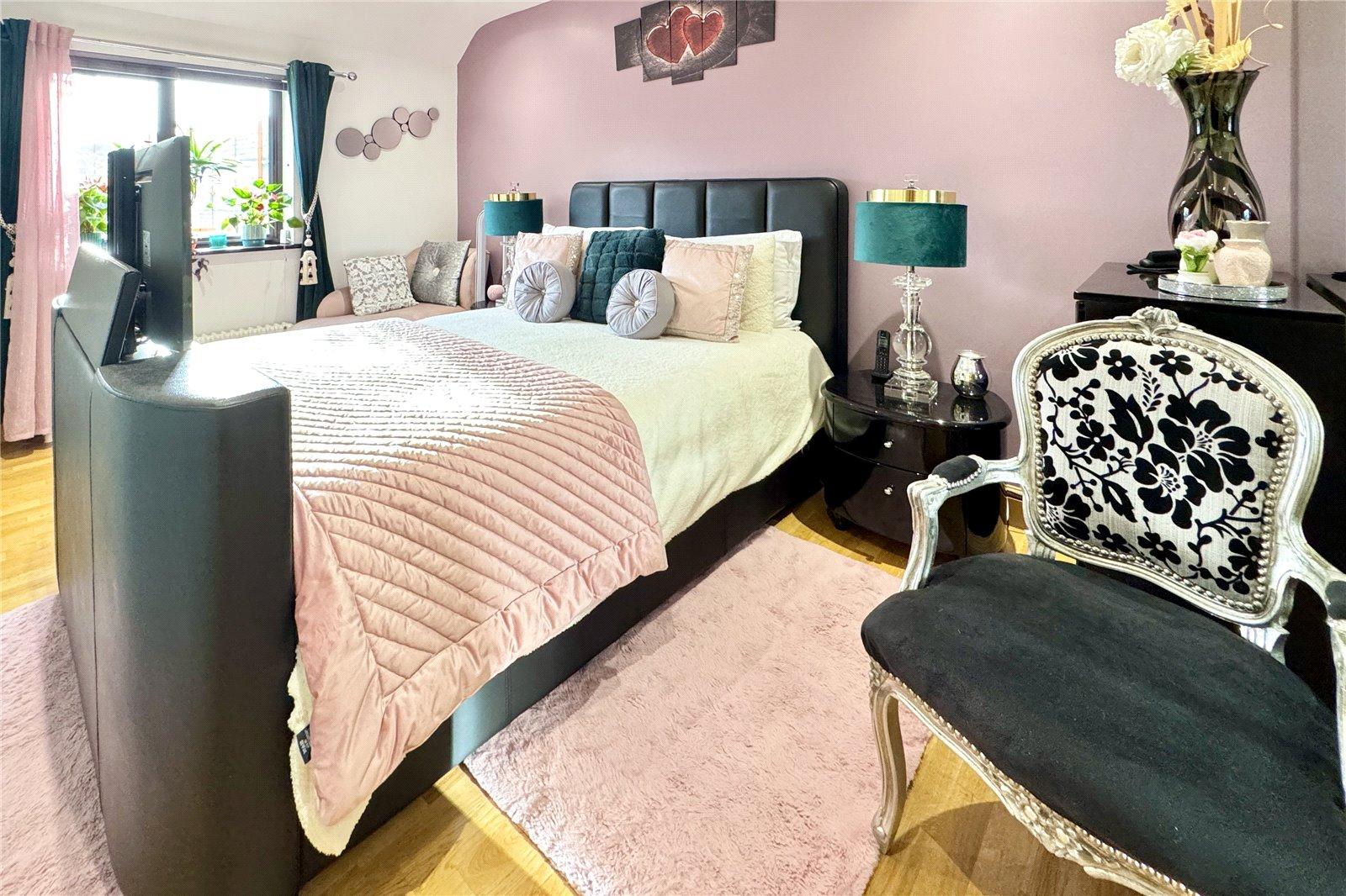 5 bedroom house for sale in Hextable | Robinson Jackson