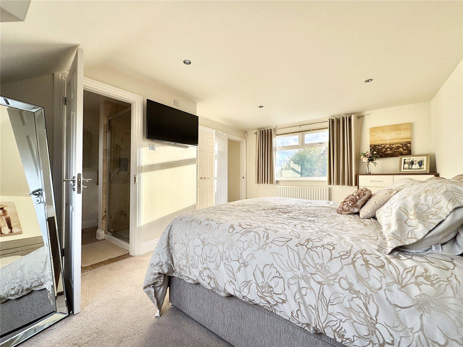 5 bedroom house for sale in Hextable | Robinson Jackson