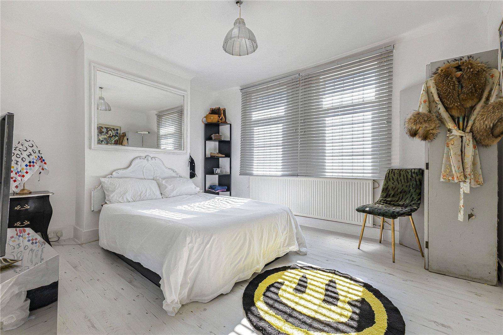 3 bedroom house for sale in Leydenhatch Lane | Robinson Jackson