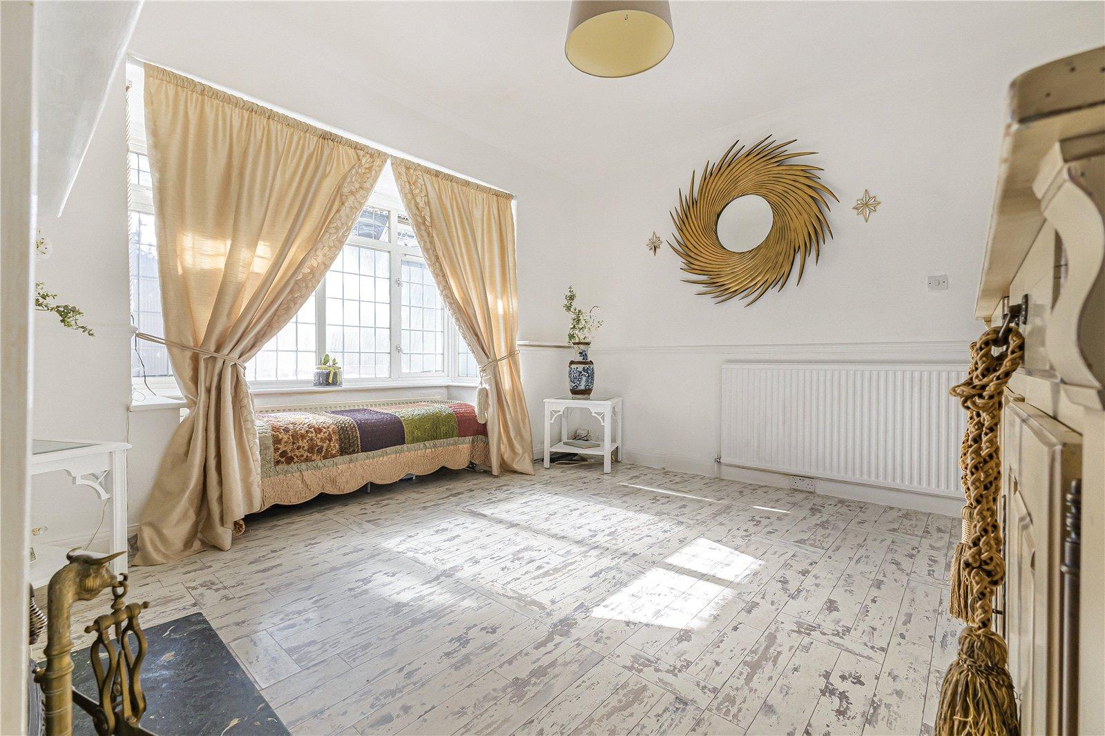 3 bedroom house for sale in Leydenhatch Lane | Robinson Jackson
