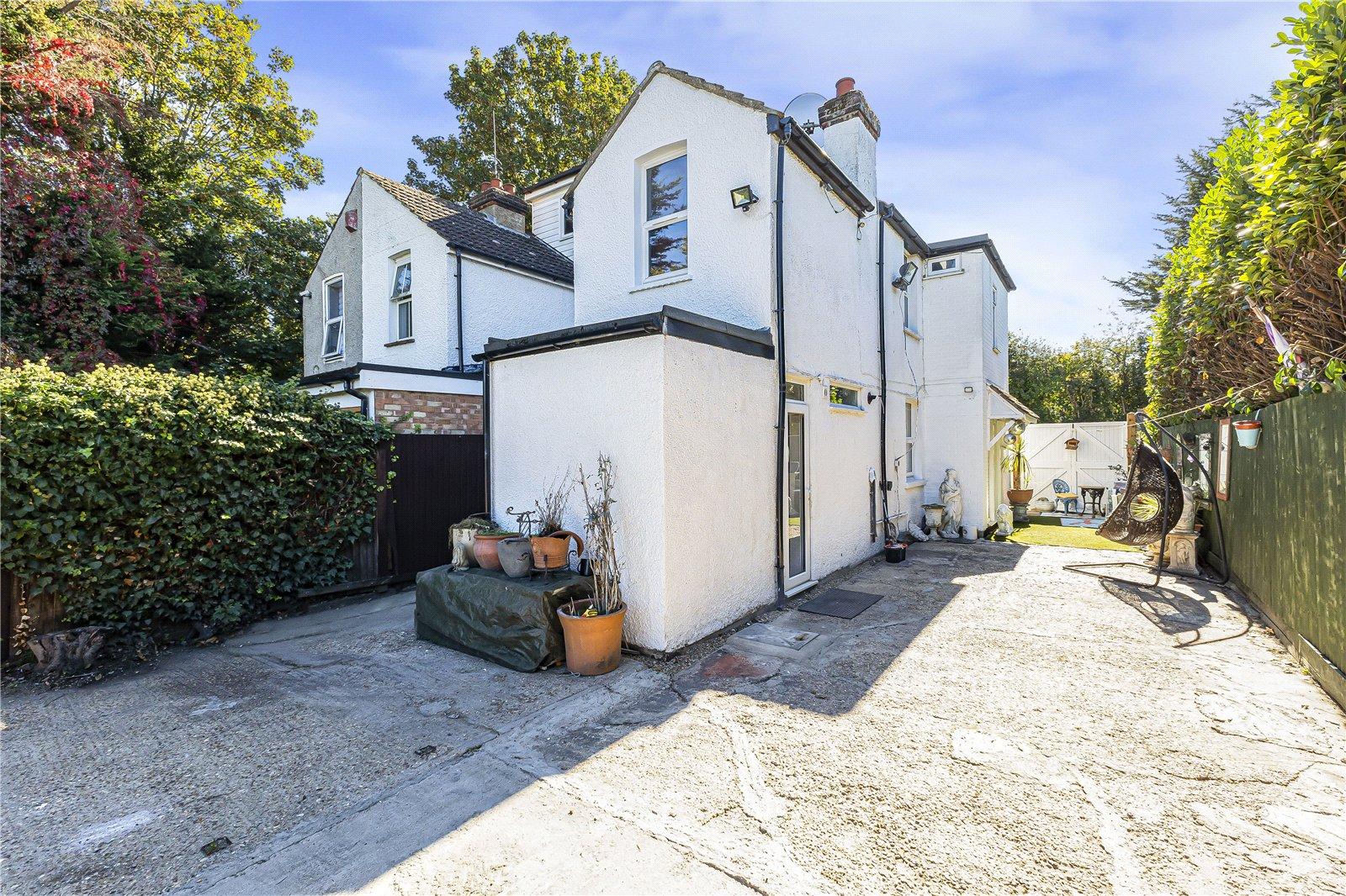 3 bedroom house for sale in Leydenhatch Lane | Robinson Jackson