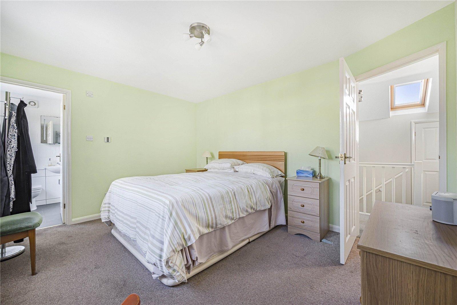 4 bedroom bungalow for sale in Hextable | Robinson Jackson