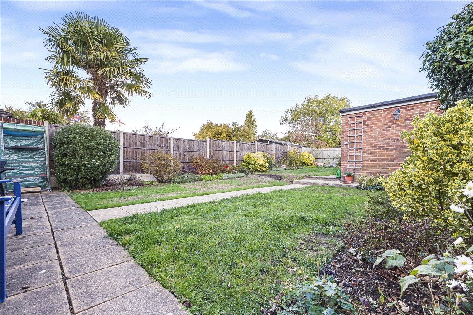 4 bedroom bungalow for sale in Hextable | Robinson Jackson
