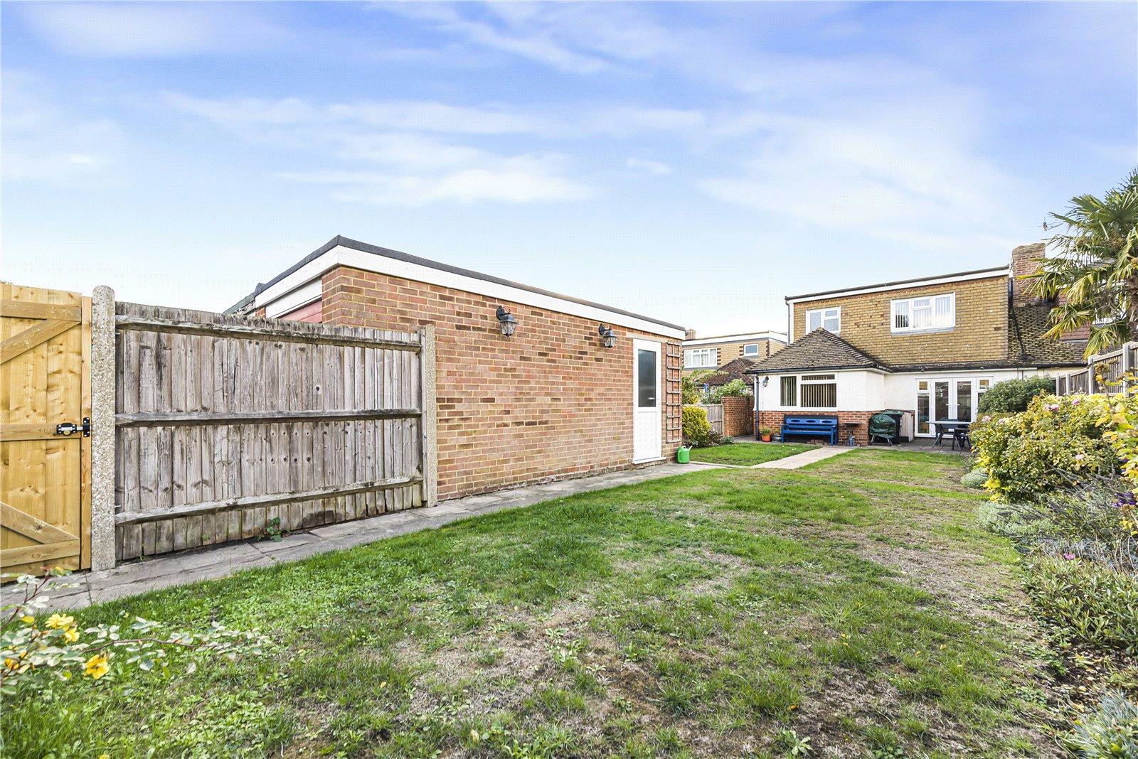 4 bedroom bungalow for sale in Hextable | Robinson Jackson
