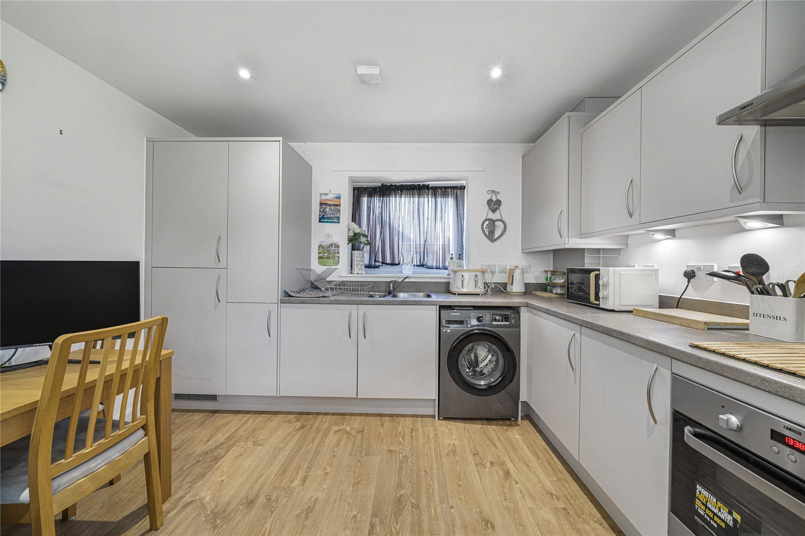 2 bedroom property for sale in Greenhithe | Robinson Jackson