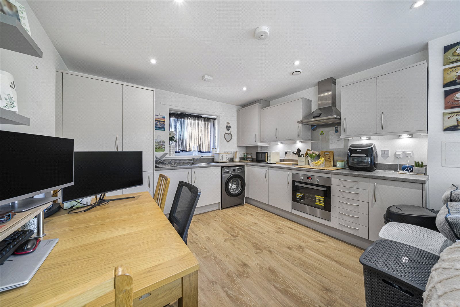 2 bedroom property for sale in Greenhithe | Robinson Jackson
