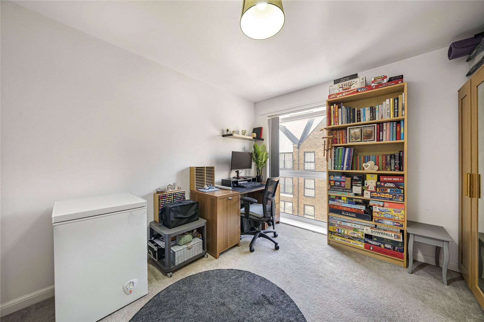 2 bedroom property for sale in Greenhithe | Robinson Jackson