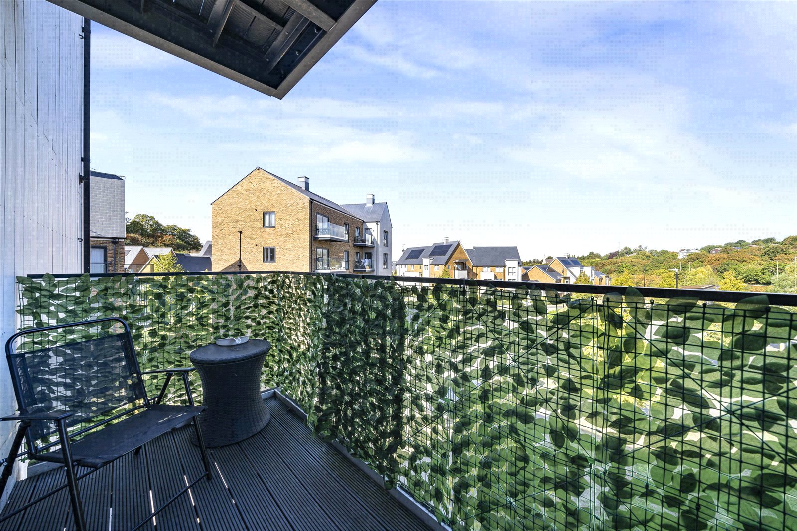 2 bedroom property for sale in Greenhithe | Robinson Jackson