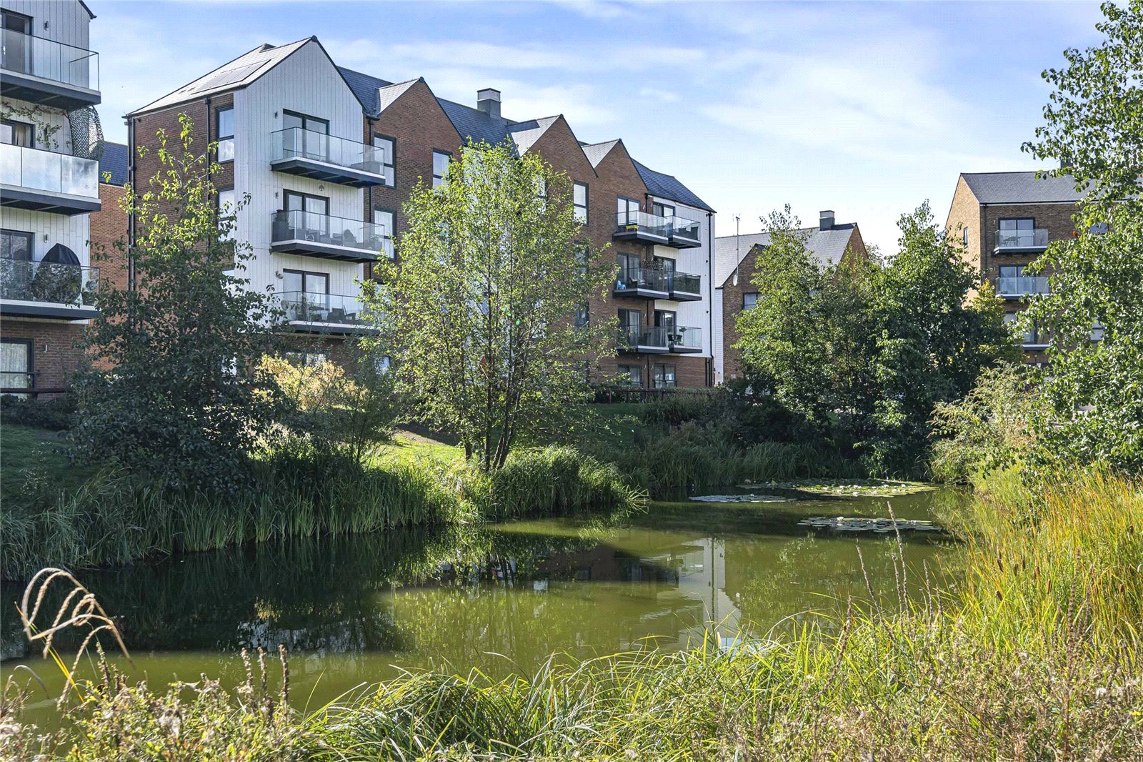 2 bedroom property for sale in Greenhithe | Robinson Jackson