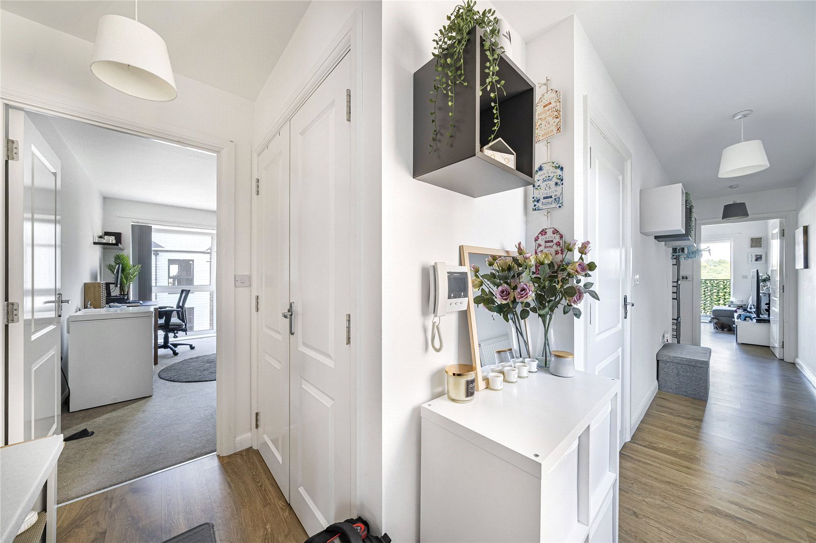 2 bedroom property for sale in Greenhithe | Robinson Jackson