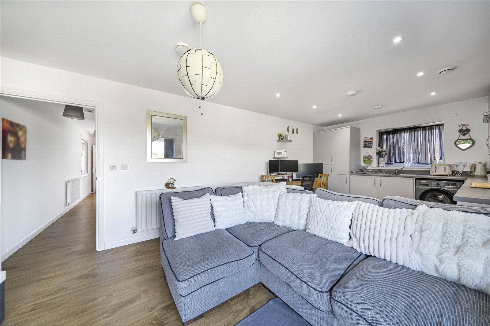 2 bedroom property for sale in Greenhithe | Robinson Jackson