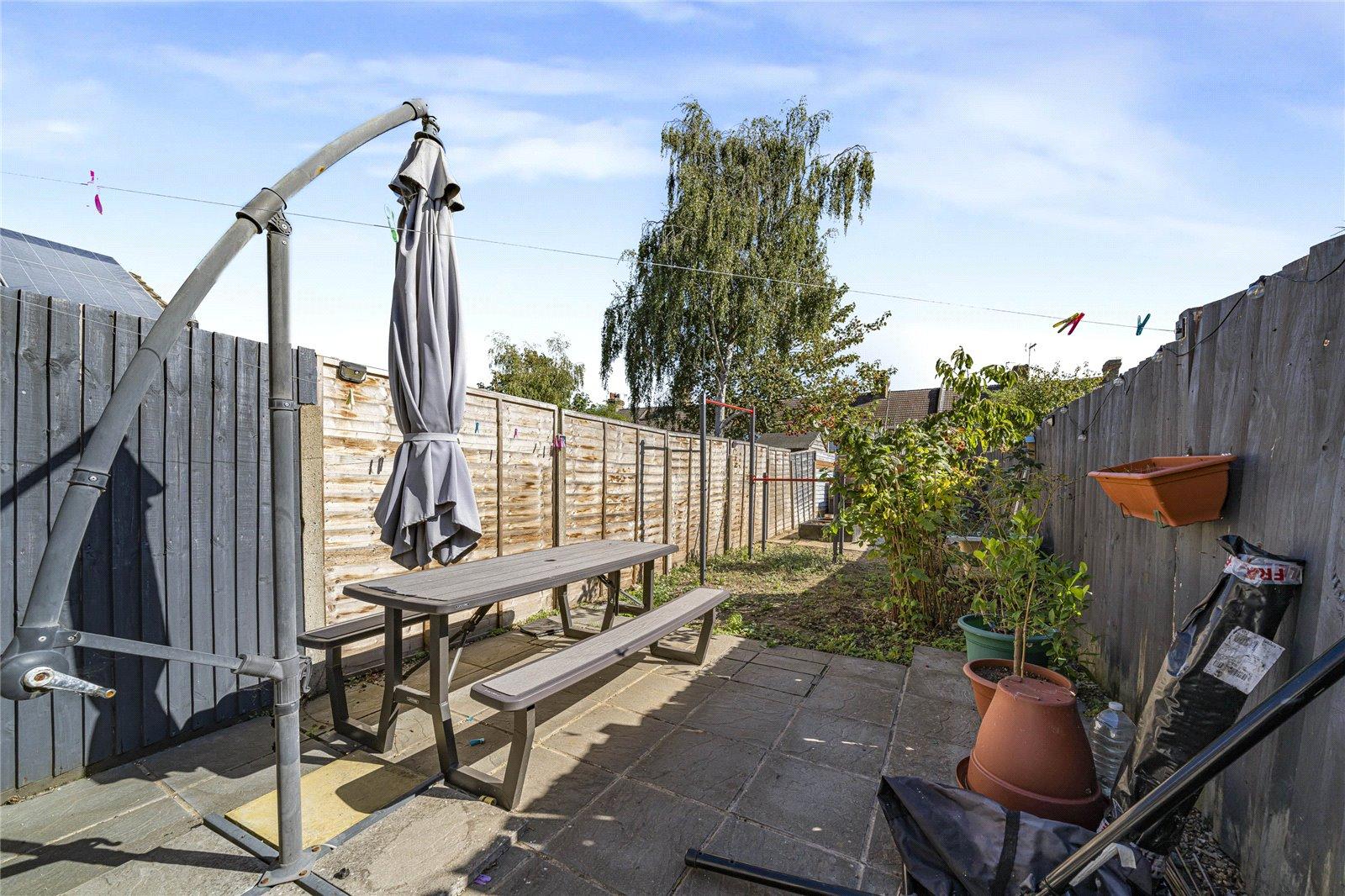 2 bedroom house for sale in Swanscombe | Robinson Jackson