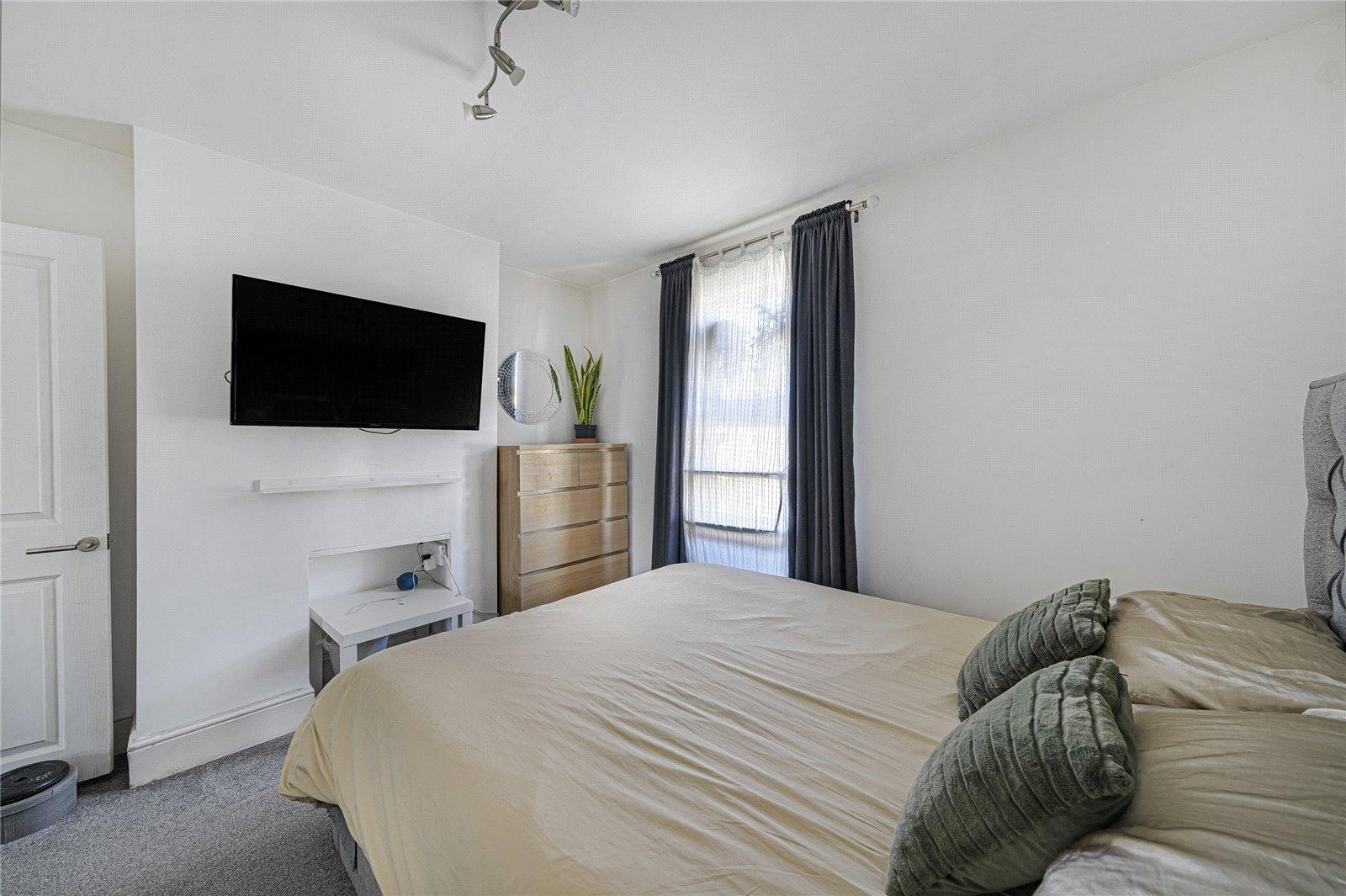 2 bedroom house for sale in Swanscombe | Robinson Jackson