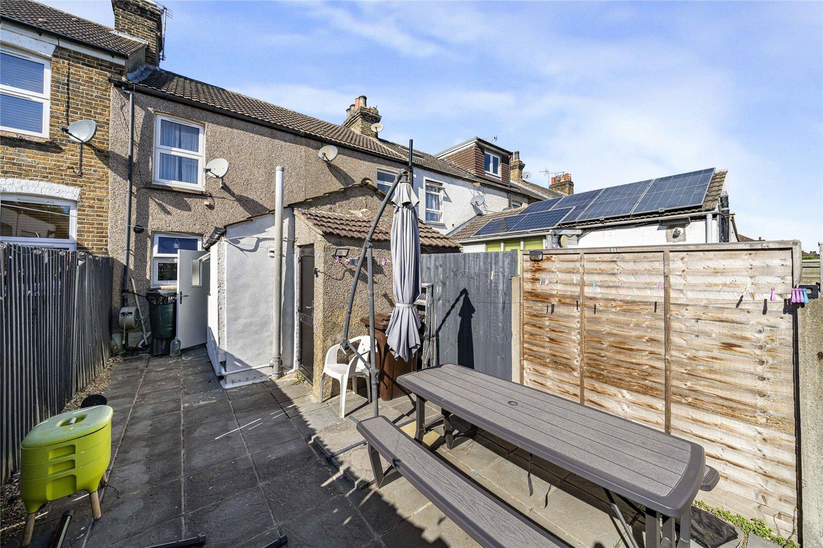 2 bedroom house for sale in Swanscombe | Robinson Jackson