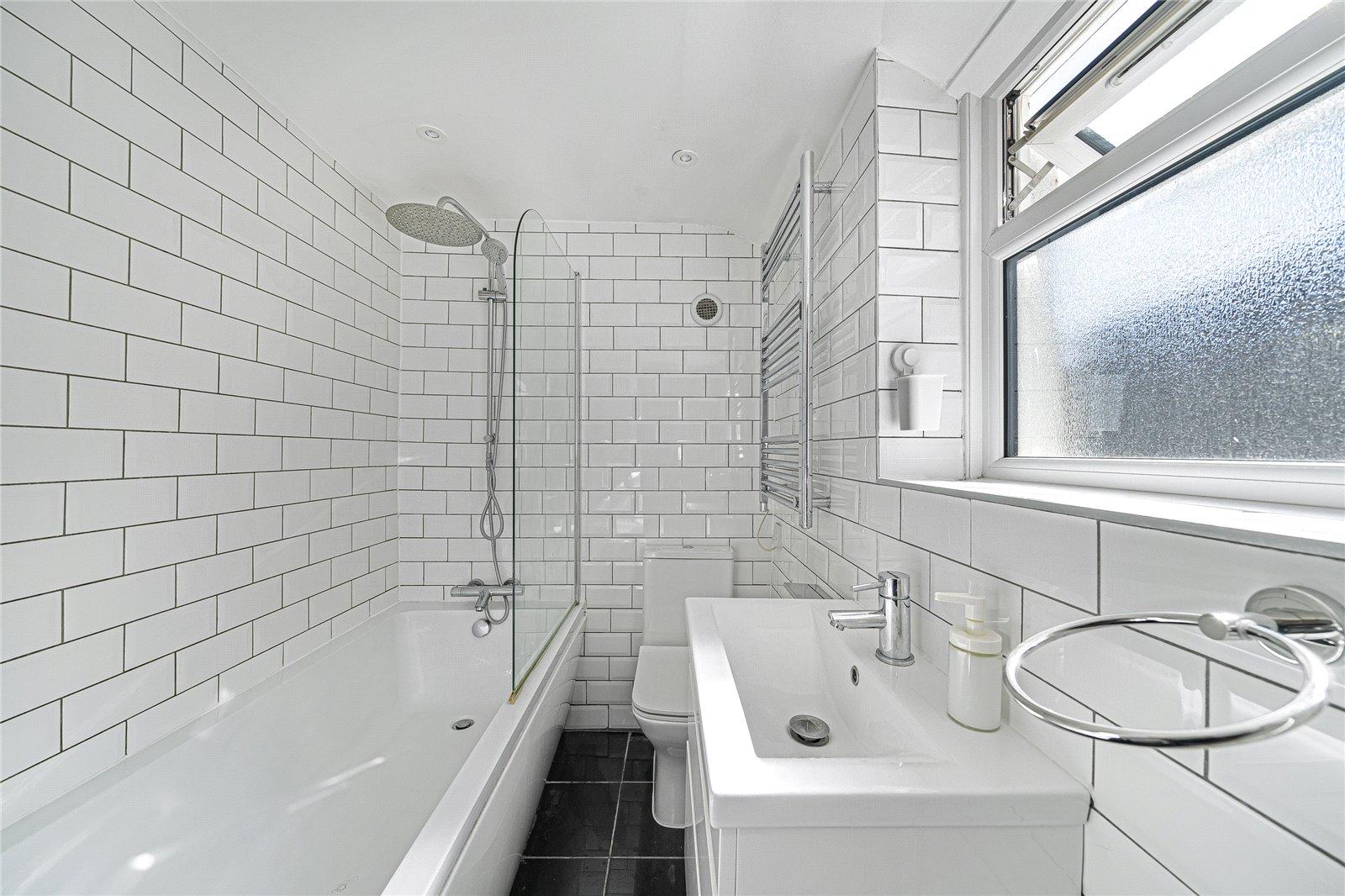 2 bedroom house for sale in Swanscombe | Robinson Jackson