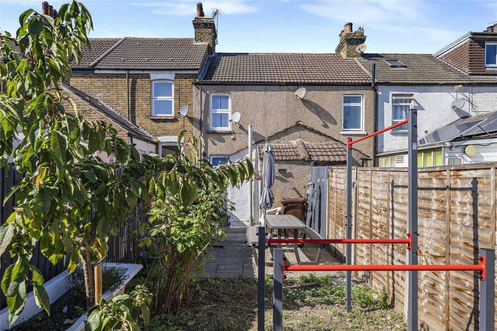 2 bedroom house for sale in Swanscombe | Robinson Jackson