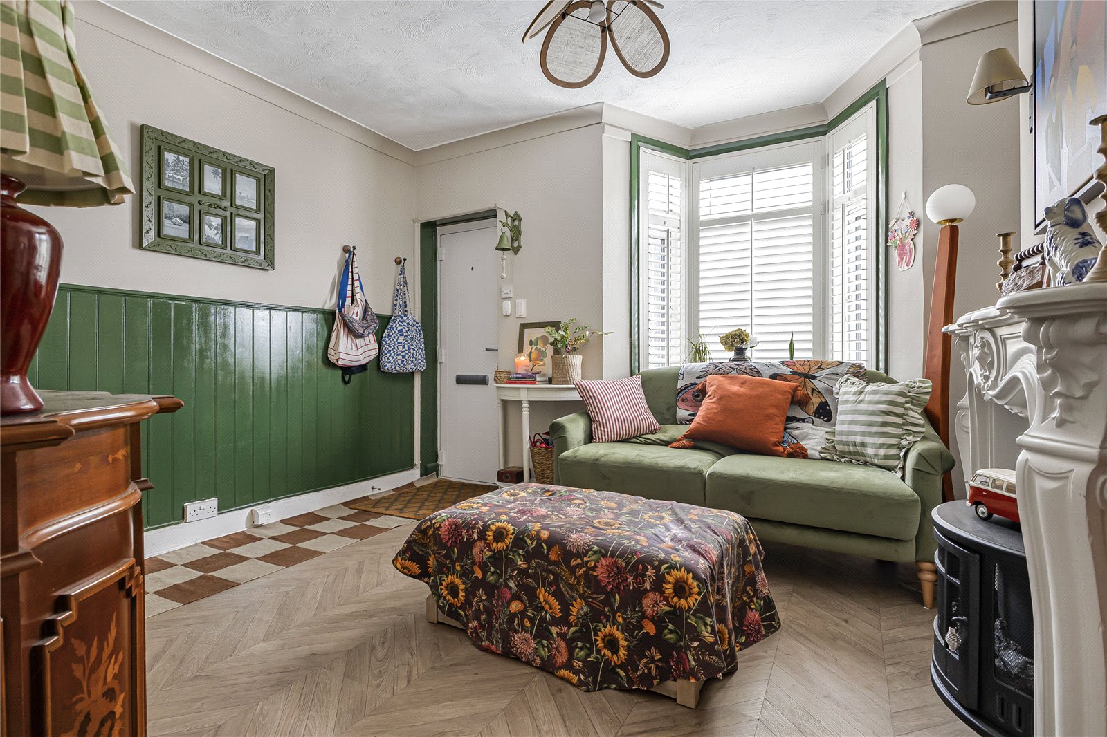 2 bedroom house for sale in Greenhithe | Robinson Jackson