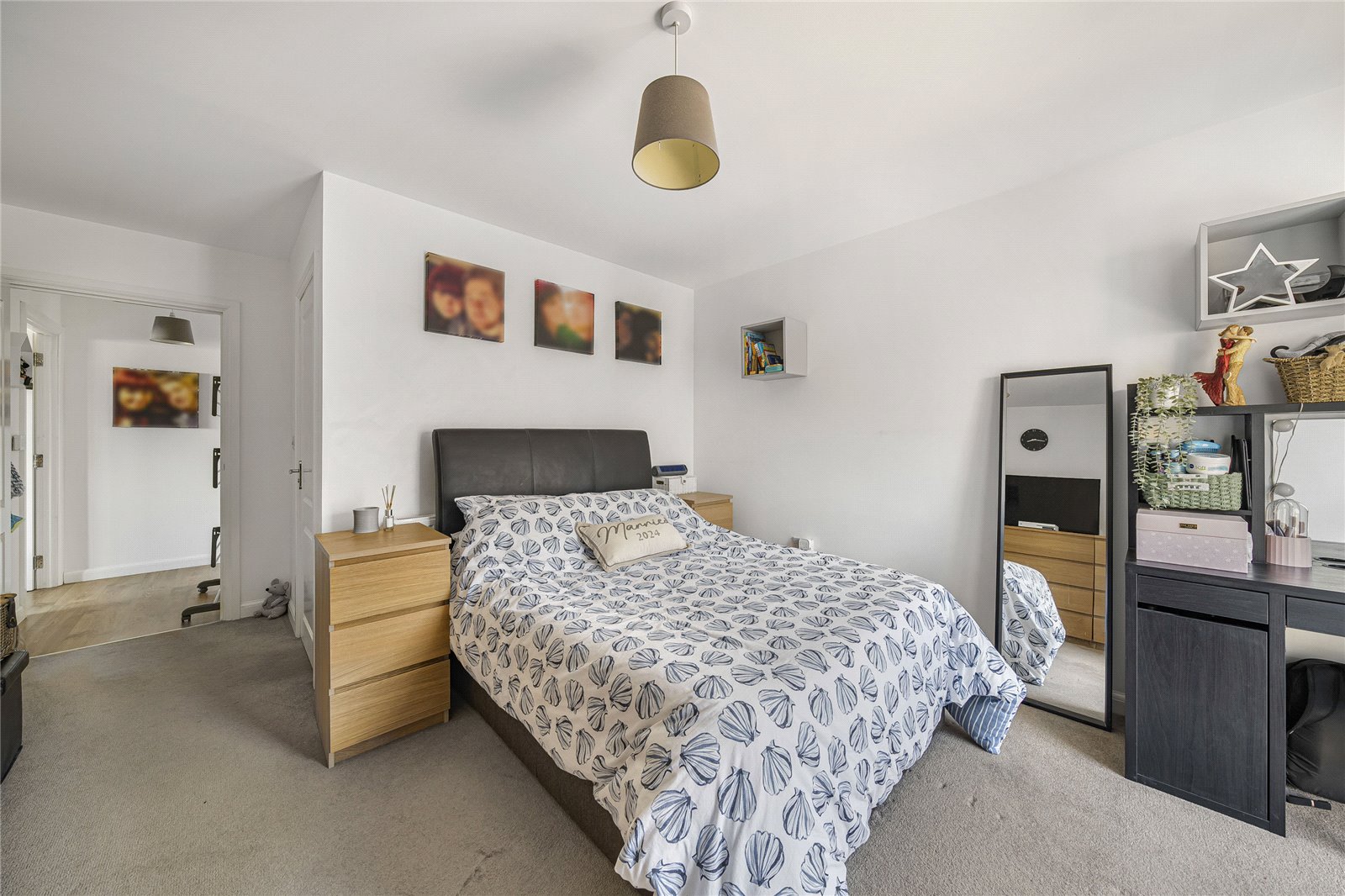 2 bedroom property for sale in Greenhithe | Robinson Jackson