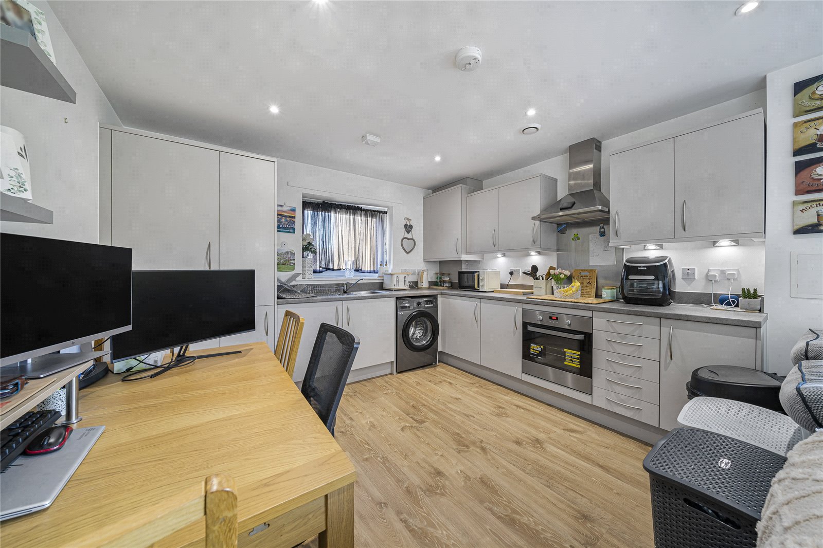 2 bedroom property for sale in Greenhithe | Robinson Jackson
