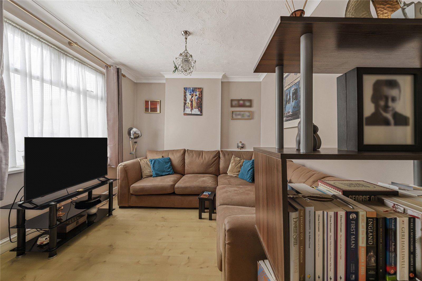 2 bedroom house for sale in Greenhithe | Robinson Jackson